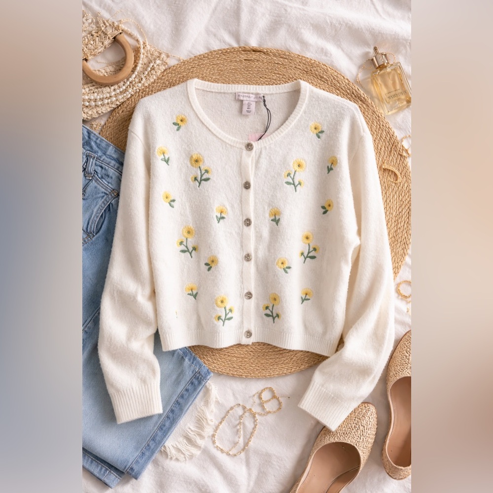 Sincerely Joules Floral Embroidered Cream Boho Cardigan Sweater size Large Nwt